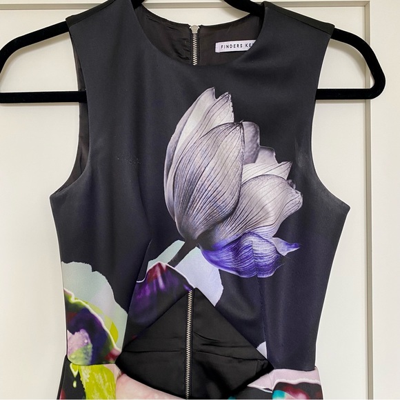 Finders Keepers Take A Chance Dress  Size XXS - Picture 3 of 6